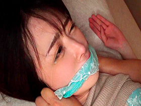 一人暮らしの美女が鬼畜犯罪集団に狙われる自宅押込み中出しレ〇プ　辻井ほのか　サンプル画像14